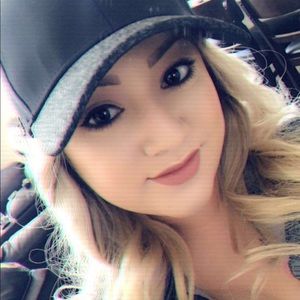 Meet your Posher, Yolanda